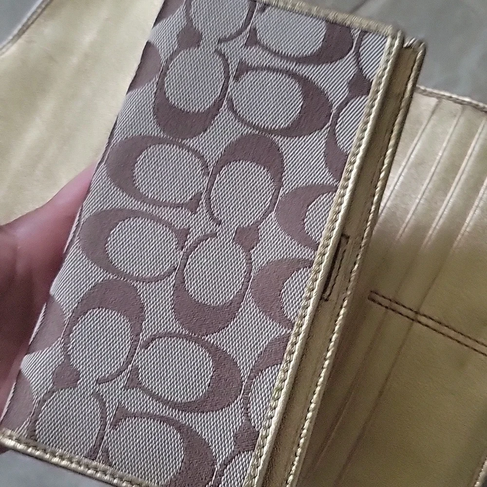 Vintage Coach Y2K Soho Metallic Gold Signature Buckle Slim Envelope Wallet Set